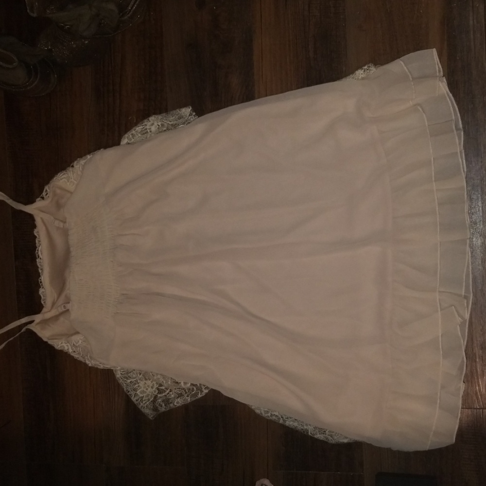 Ruffle lace  dress - Picture 4 of 4